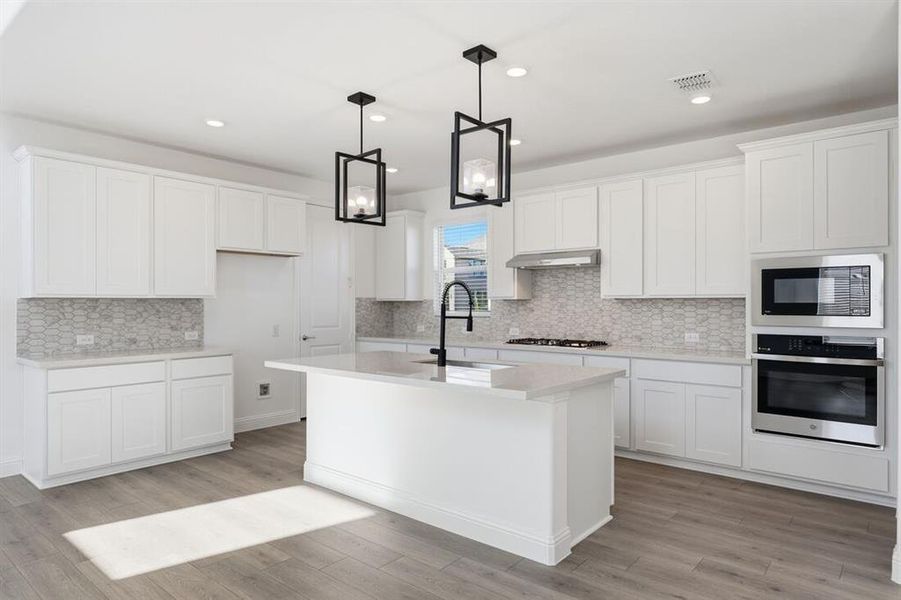 1017 Rainshower ~ Ready Now 1017 Rainshower ~ Ready Now