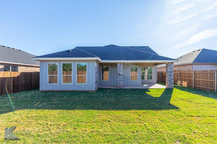 Exterior details and patio area of a home in , Abilene (Image 18).