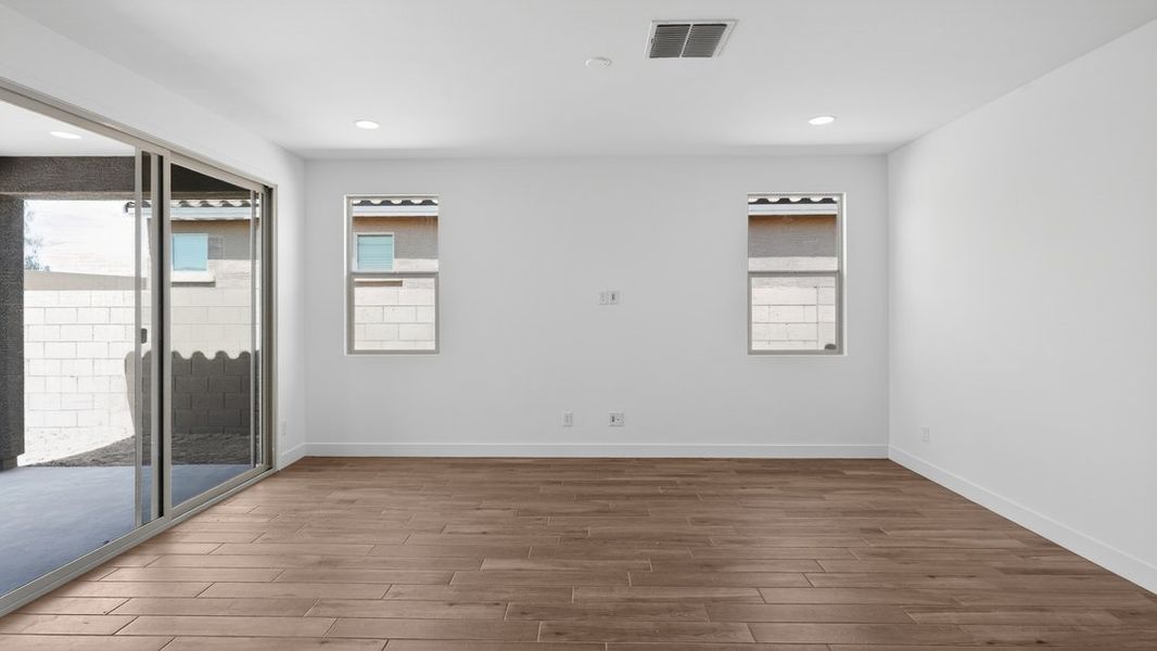 Spacious, unfurnished interior of a new home in Paradisi, Surprise (Image 13).