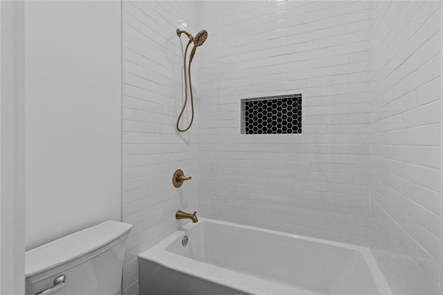 Furnished interior view inside a new home in , Bethlehem (Image 39).