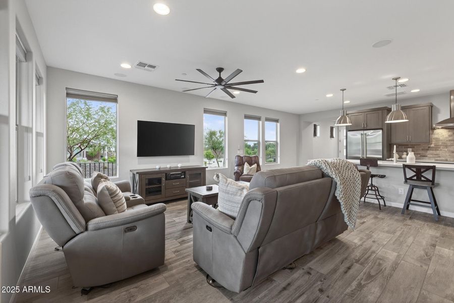 16) GREAT ROOM 16) GREAT ROOM