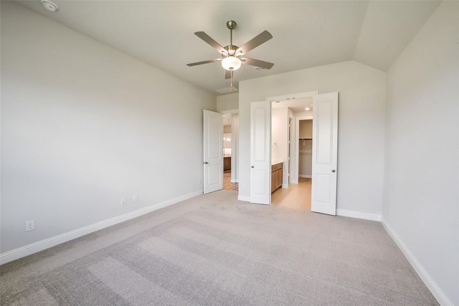 Spacious, unfurnished interior of a new home in Sienna 40', Missouri City (Image 14). Spacious, unfurnished interior of a new home in Sienna 40', Missouri City (Image 14).