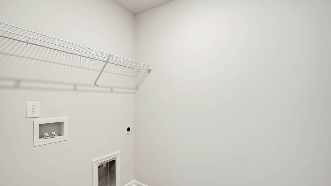 Spacious, unfurnished interior of a new home in Sidbury Station, Castle Hayne (Image 32).