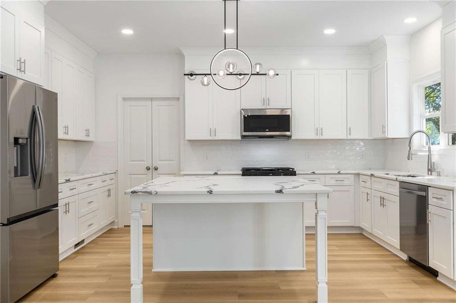 Furnished interior view inside a new home in , Gainesville (Image 9).
