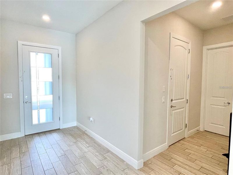 Spacious, unfurnished interior of a new home in Parkview Reserve, Orlando (Image 59).