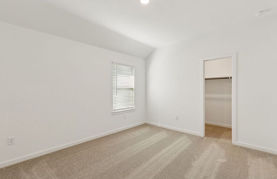 Spacious, unfurnished interior of a new home in Mavera, Conroe (Image 18).