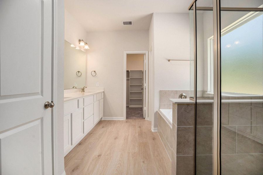 Image 16 of a home in Encino Estates. Image 16 of a home in Encino Estates.