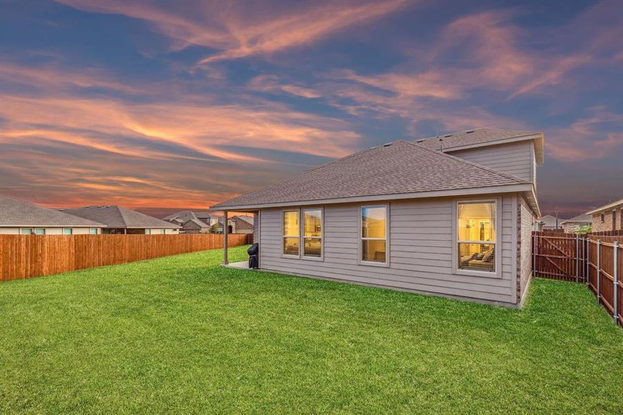 Exterior details and patio area of a home in , Haslet (Image 4).