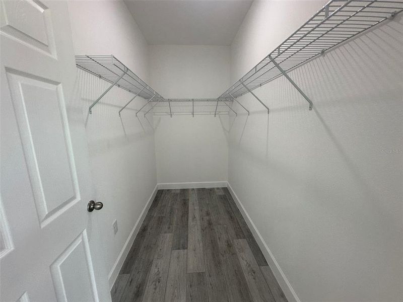 Spacious, unfurnished interior of a new home in , Ocala (Image 6).