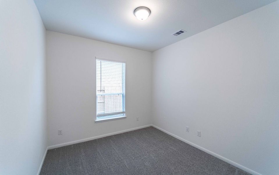 Spacious, unfurnished interior of a new home in Bay Creek, Baytown (Image 17).