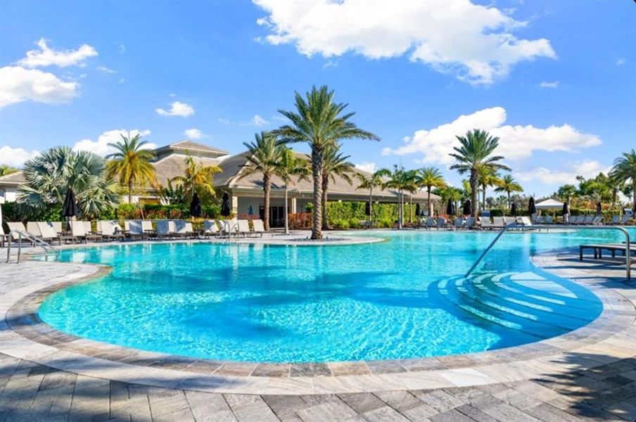 Community amenities in Esplanade at McKinnon Groves, Winter Garden (Image 10).