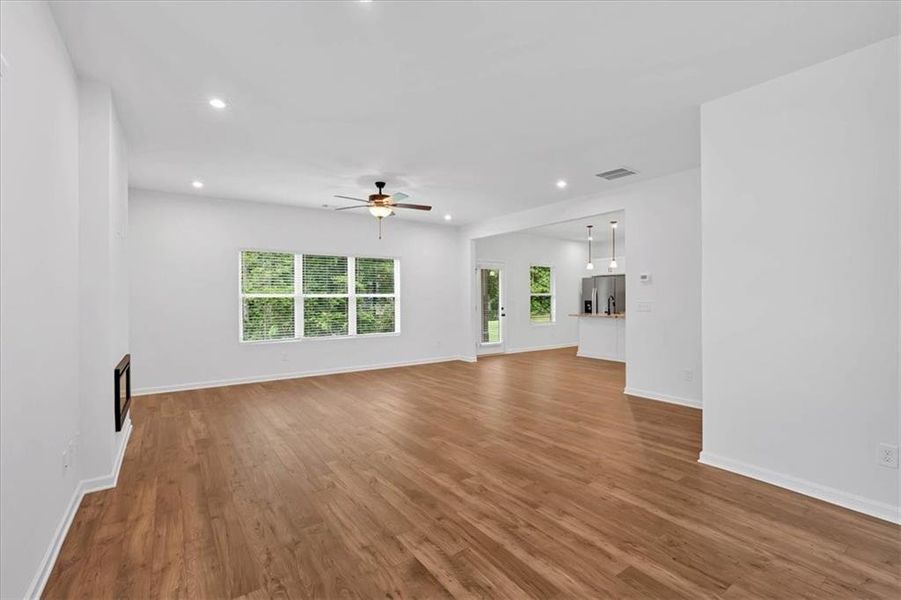 Spacious, unfurnished interior of a new home in Meadow Pines, Dallas (Image 31).