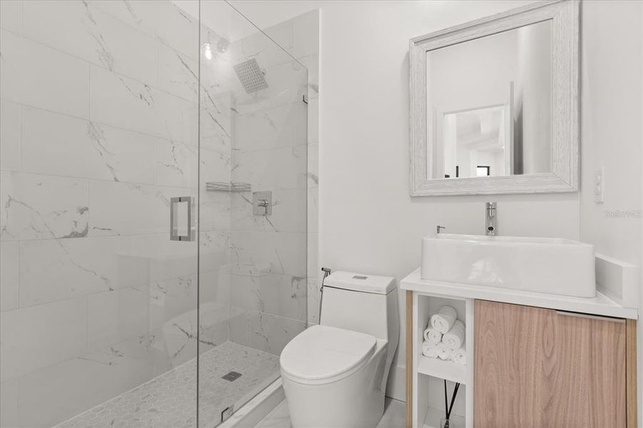 Furnished interior view inside a new home in , Montverde (Image 45).