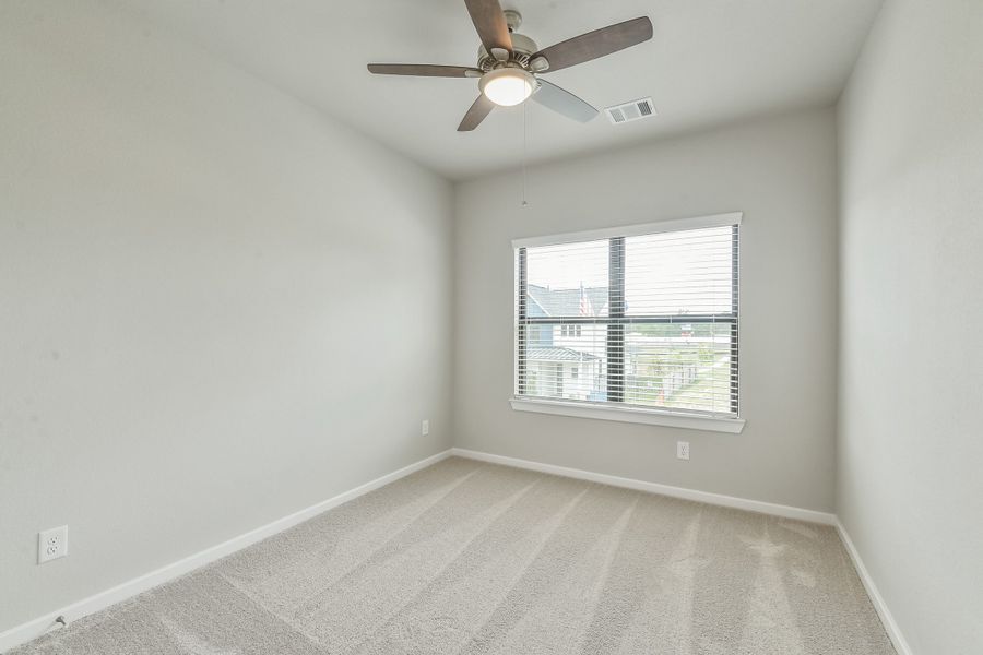 Spacious, unfurnished interior of a new home in Summer Place  35', Montgomery (Image 34).