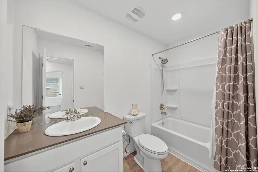 Furnished interior view inside a new home in Spring Grove: Belmar Collection, St. Hedwig (Image 6). Furnished interior view inside a new home in Spring Grove: Belmar Collection, St. Hedwig (Image 6).