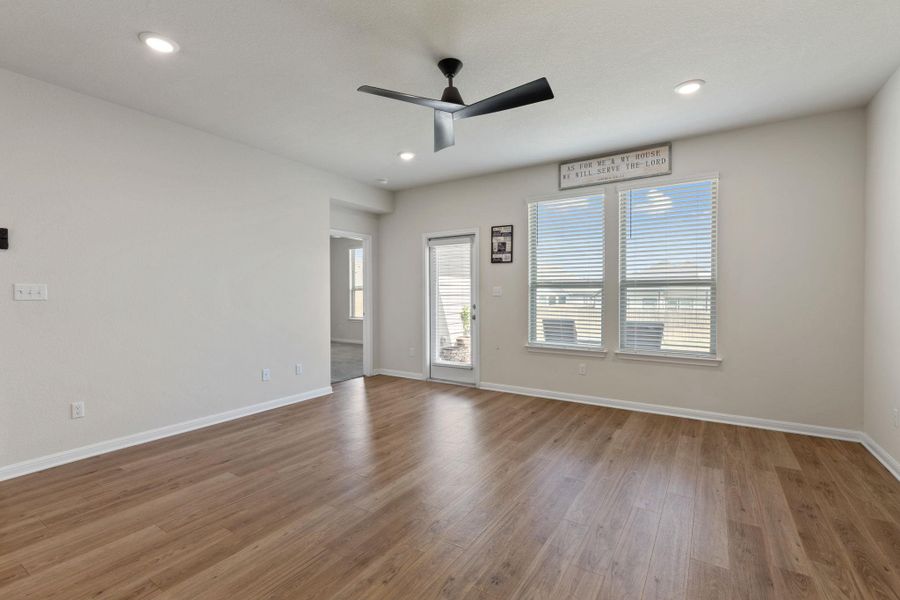 Spacious, unfurnished interior of a new home in The Ridge at Trinity Ranch, Elgin (Image 32). Spacious, unfurnished interior of a new home in The Ridge at Trinity Ranch, Elgin (Image 32).