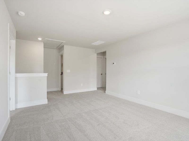 Spacious, unfurnished interior of a new home in Crossing at Abner Creek, Greer (Image 15). Spacious, unfurnished interior of a new home in Crossing at Abner Creek, Greer (Image 15).