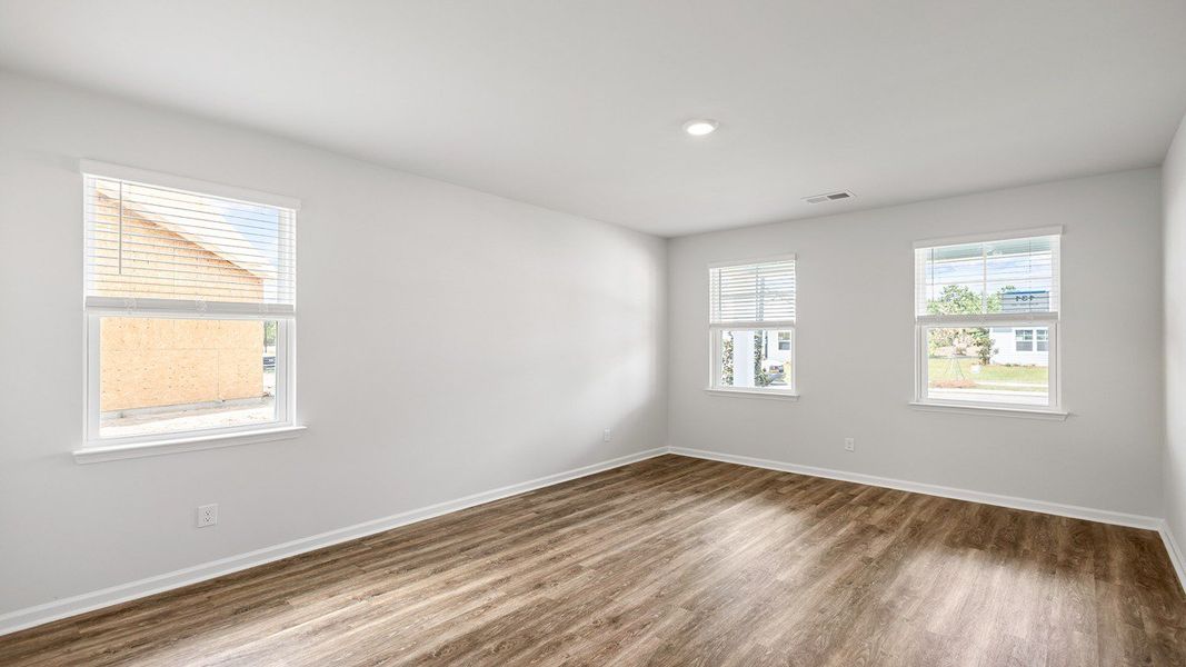Spacious, unfurnished interior of a new home in Sheep Island, Summerville (Image 15). Spacious, unfurnished interior of a new home in Sheep Island, Summerville (Image 15).