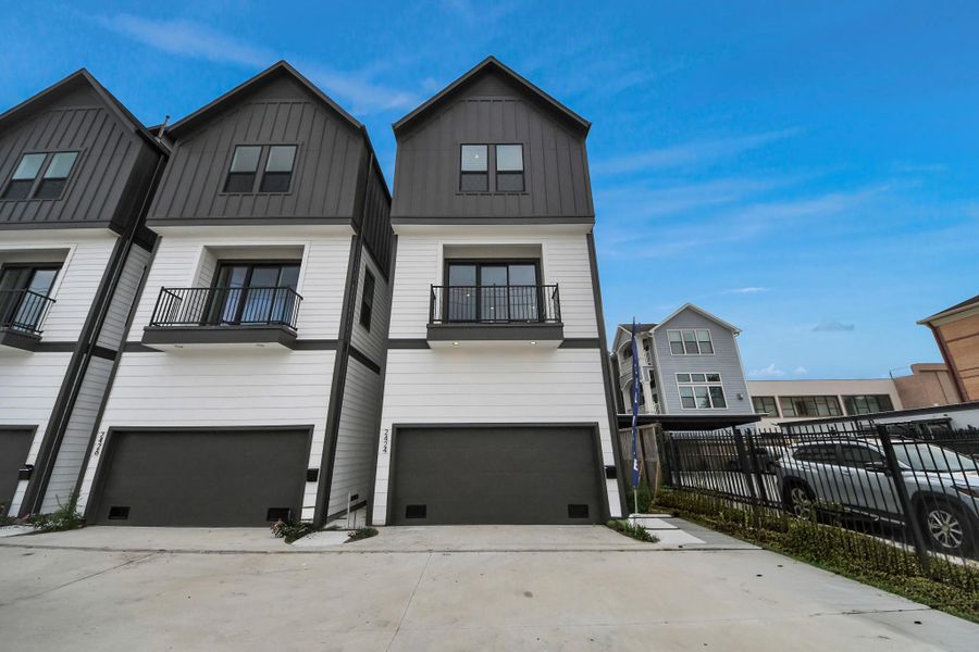 Front exterior of a new home in , Houston, TX, highlighting curb appeal (Image 25).