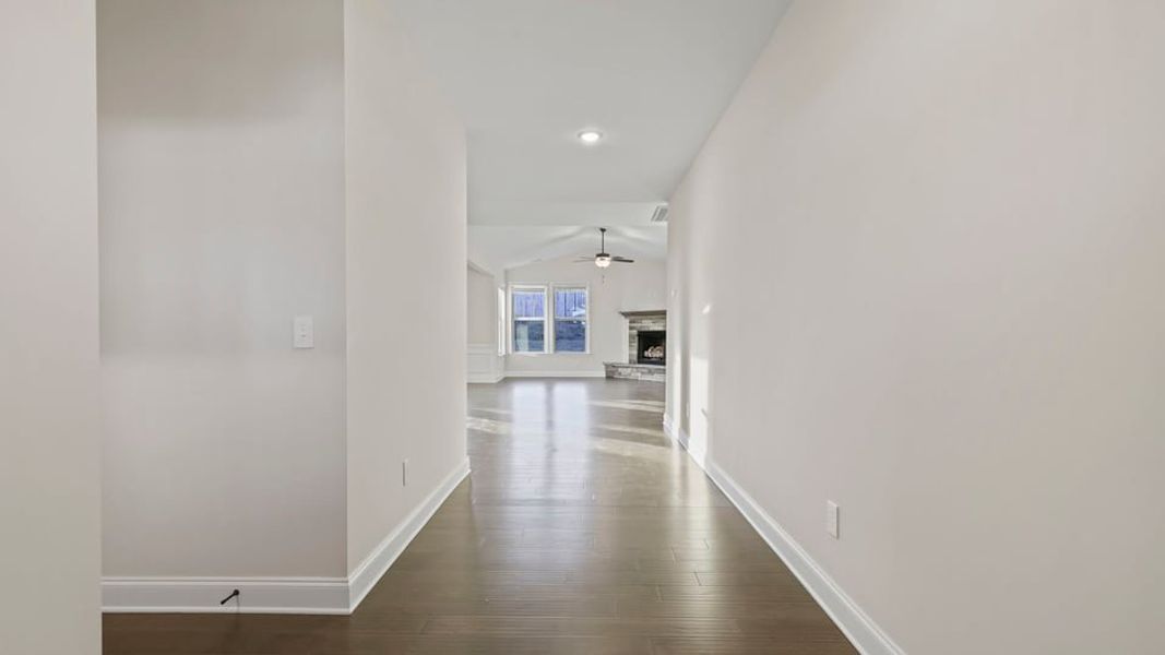 Spacious, unfurnished interior of a new home in Palmetto Valley, Anderson (Image 13).