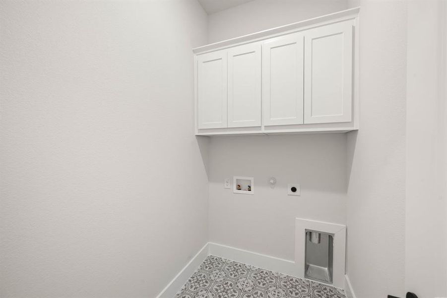 Spacious, unfurnished interior of a new home in The Abbey at Mercer Crossing, Farmers Branch (Image 25). Spacious, unfurnished interior of a new home in The Abbey at Mercer Crossing, Farmers Branch (Image 25).