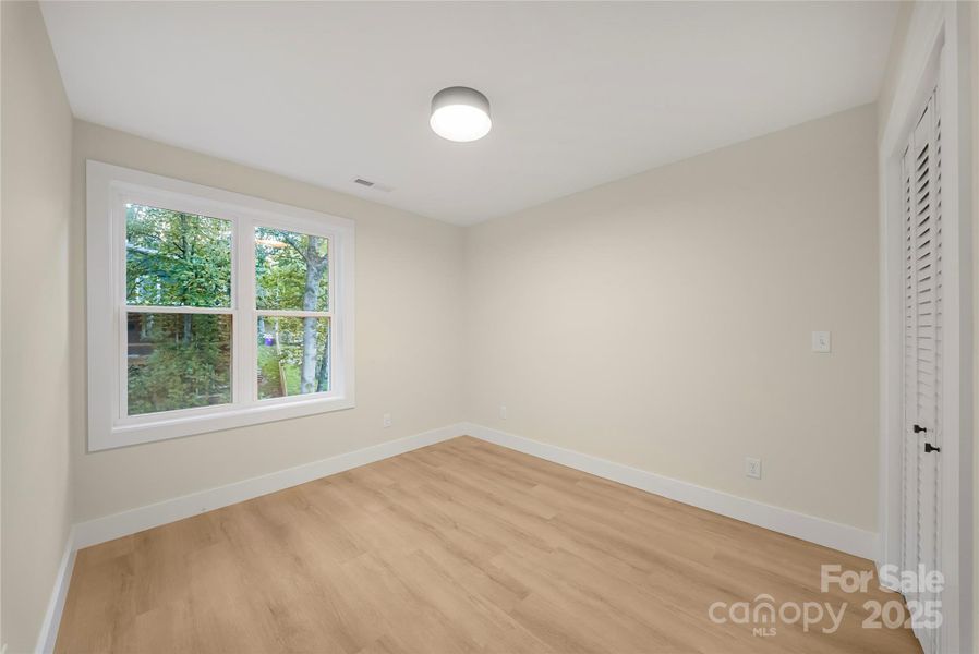 Spacious, unfurnished interior of a new home in , Asheville (Image 26).