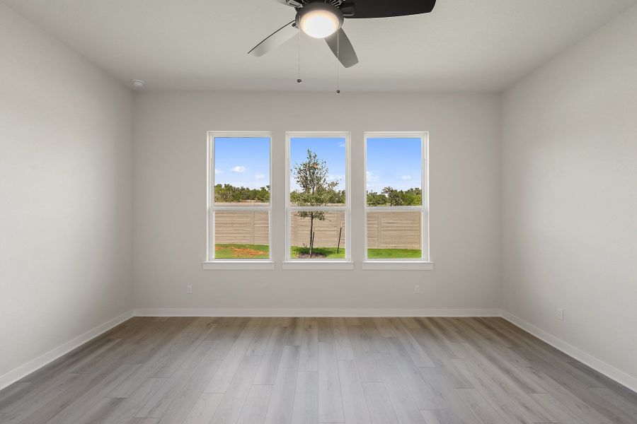 Spacious, unfurnished interior of a new home in Wolf Ranch, Georgetown (Image 36).