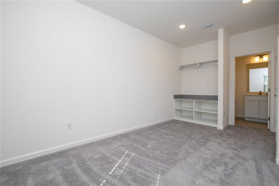 Spacious, unfurnished interior of a new home in Paradiso Grande, Orlando (Image 52).