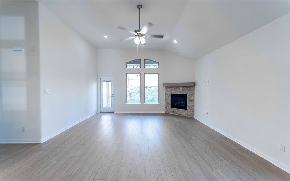 Spacious, unfurnished interior of a new home in La Terra, Celina (Image 11). Spacious, unfurnished interior of a new home in La Terra, Celina (Image 11).