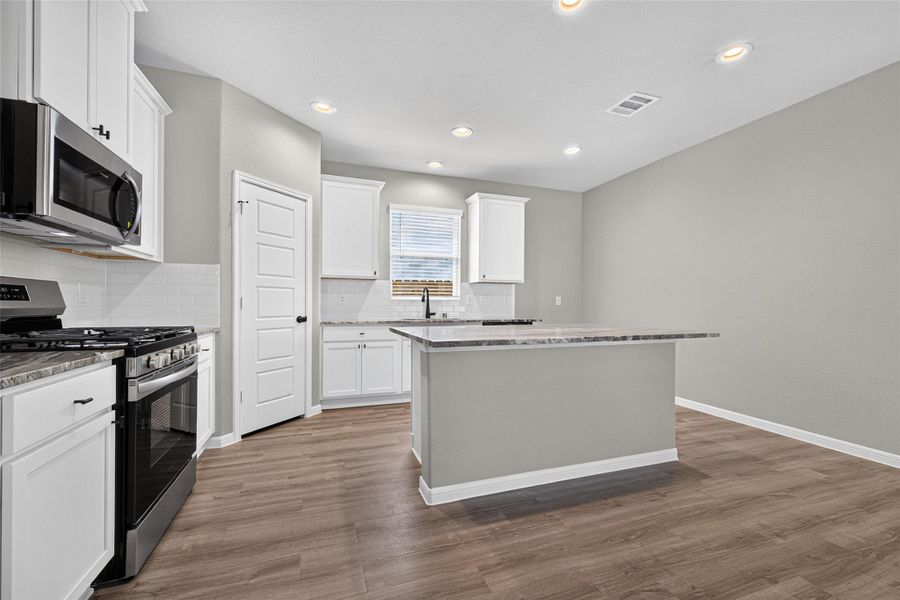 Furnished interior view inside a new home in La Segarra, Brookshire (Image 8).