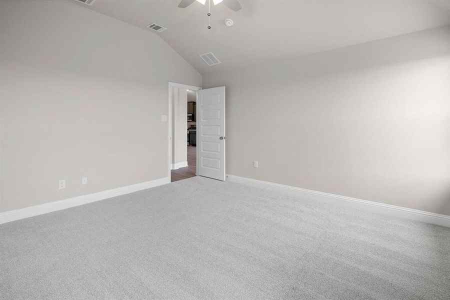 Spacious, unfurnished interior of a new home in Fox Landing, Caddo Mills (Image 25).