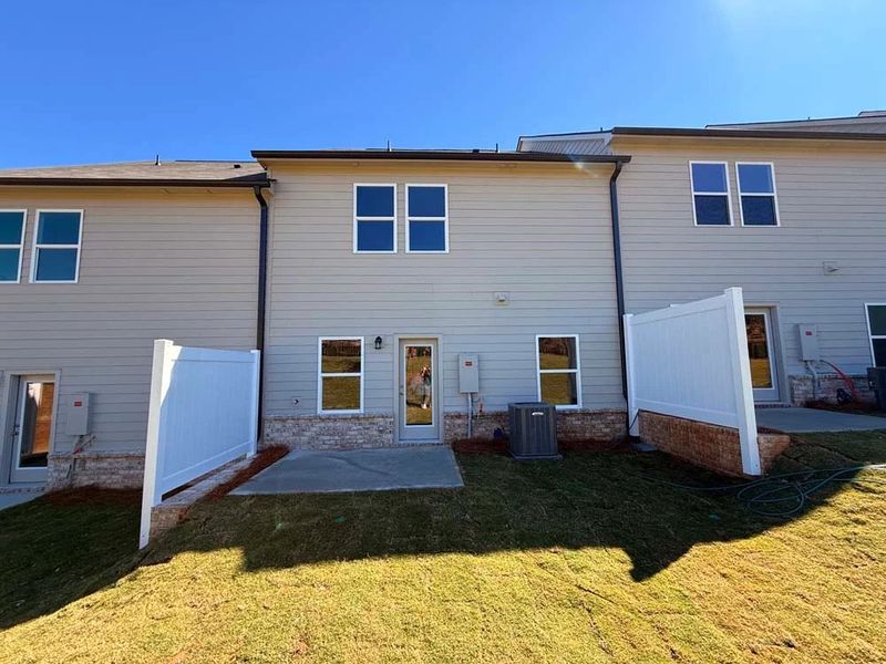 Sample Photo: Rear Exterior