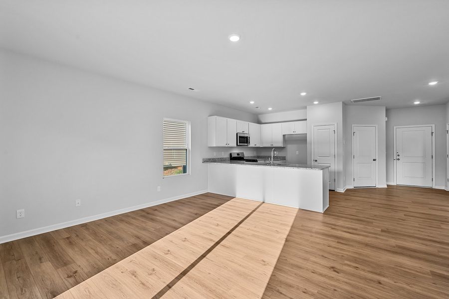 Spacious, unfurnished interior of a new home in Hanes Lake, Winston-Salem (Image 24). Spacious, unfurnished interior of a new home in Hanes Lake, Winston-Salem (Image 24).
