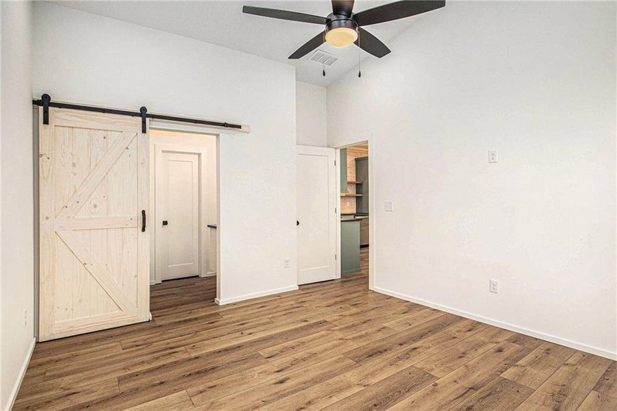 Spacious, unfurnished interior of a new home in , Clayton (Image 18).