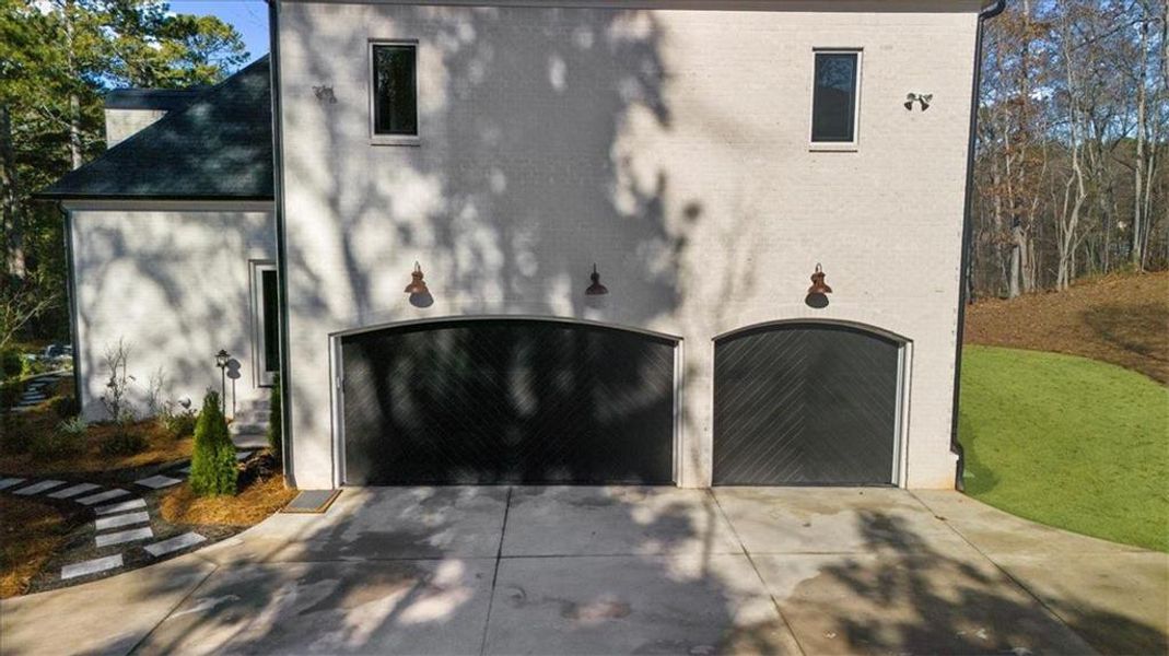 Front exterior of a new home in , Roswell, GA, highlighting curb appeal (Image 28). Front exterior of a new home in , Roswell, GA, highlighting curb appeal (Image 28).