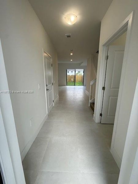 Image 10 of a home in .