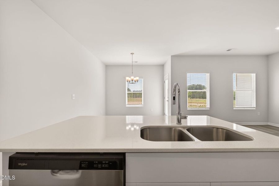 12-web-or-mls-DSC07634 12-web-or-mls-DSC07634