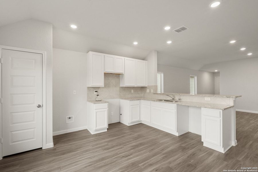 Furnished interior view inside a new home in Dauer Ranch, New Braunfels (Image 8). Furnished interior view inside a new home in Dauer Ranch, New Braunfels (Image 8).