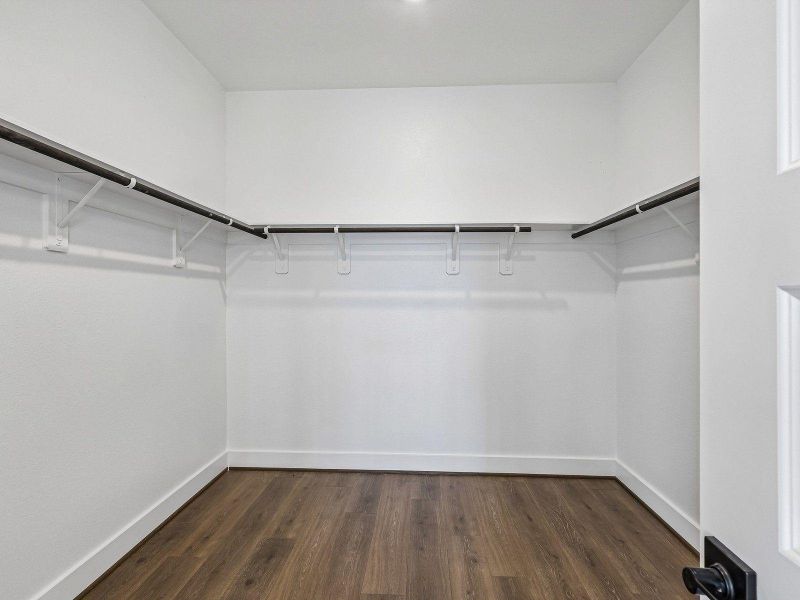 Spacious, unfurnished interior of a new home in Kingdom Heights, Rosenberg (Image 21).