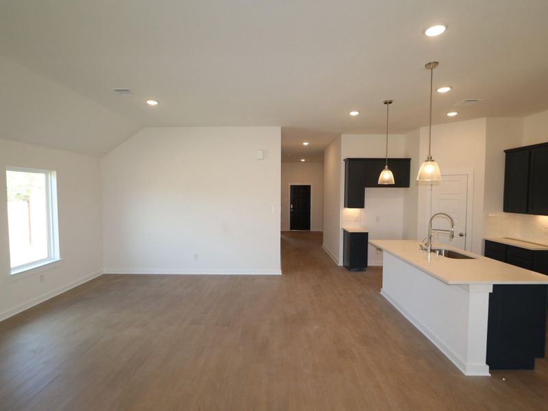 Spacious, unfurnished interior of a new home in Lago Mar, Santa Fe (Image 13). Spacious, unfurnished interior of a new home in Lago Mar, Santa Fe (Image 13).