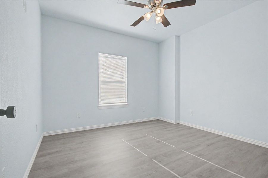 Spacious, unfurnished interior of a new home in , Navasota (Image 23).