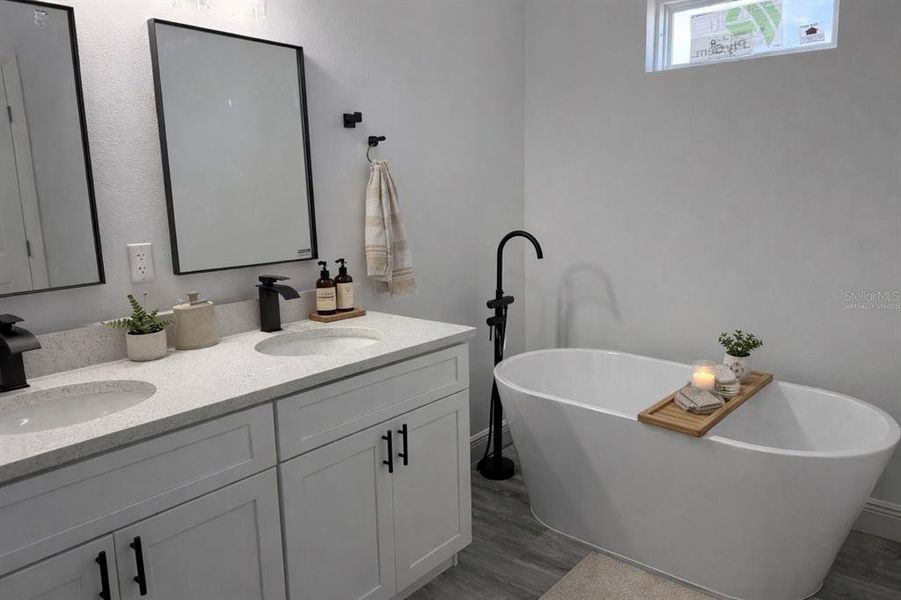 Furnished interior view inside a new home in , Ocala (Image 7).