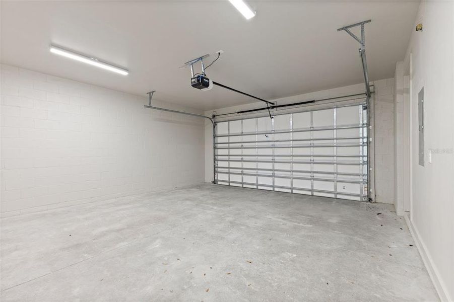 Spacious, unfurnished interior of a new home in , St. Petersburg (Image 18).