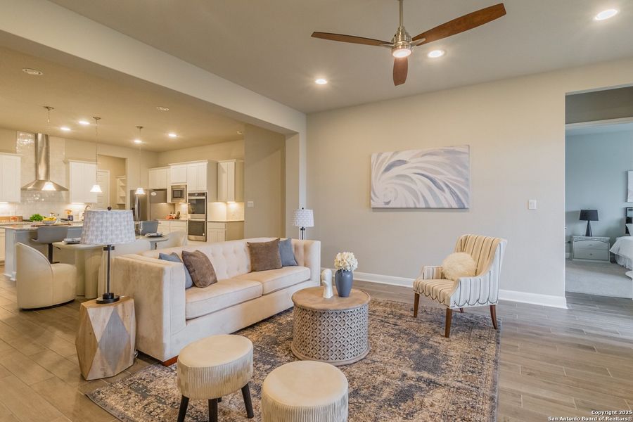 Furnished interior view inside a new home in Cibolo Crossing, Universal City (Image 8).