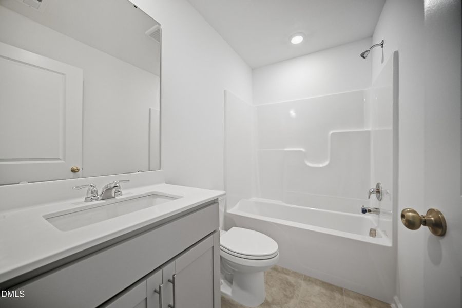 SUN_ElmGrove_Pic_Wyatt_Bath3_1of1