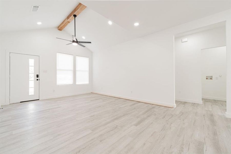 Spacious, unfurnished interior of a new home in , Dallas (Image 29).