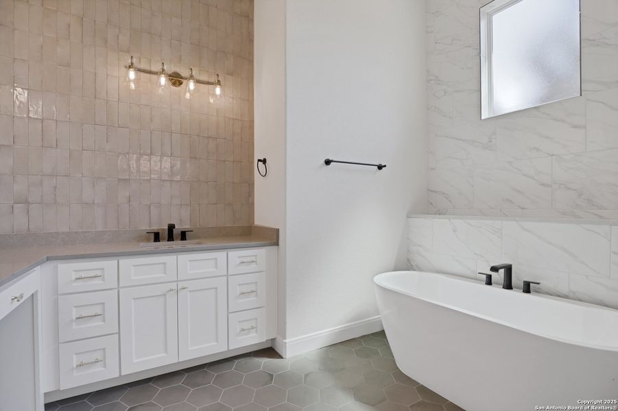 Furnished interior view inside a new home in , Bulverde (Image 7).