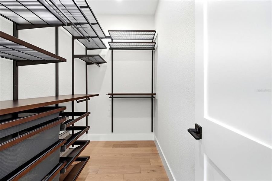 Spacious, unfurnished interior of a new home in , St. Petersburg (Image 36).