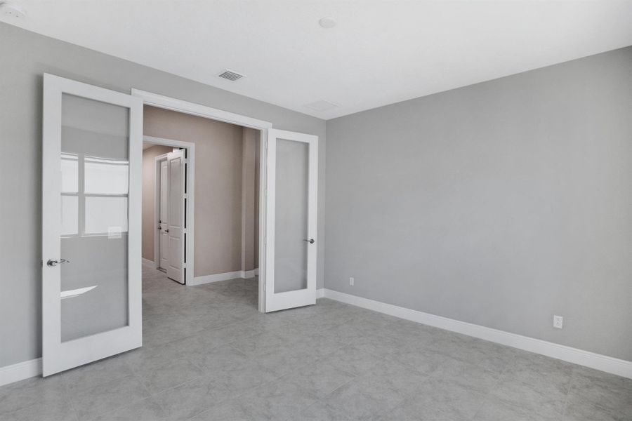 Spacious, unfurnished interior of a new home in Lake Park at Tradition, Port St. Lucie (Image 23).