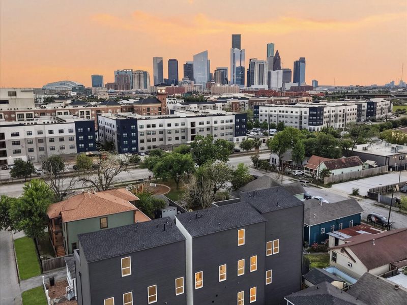 Condo located in Houston, TX showcasing its design and architecture (Image 3).